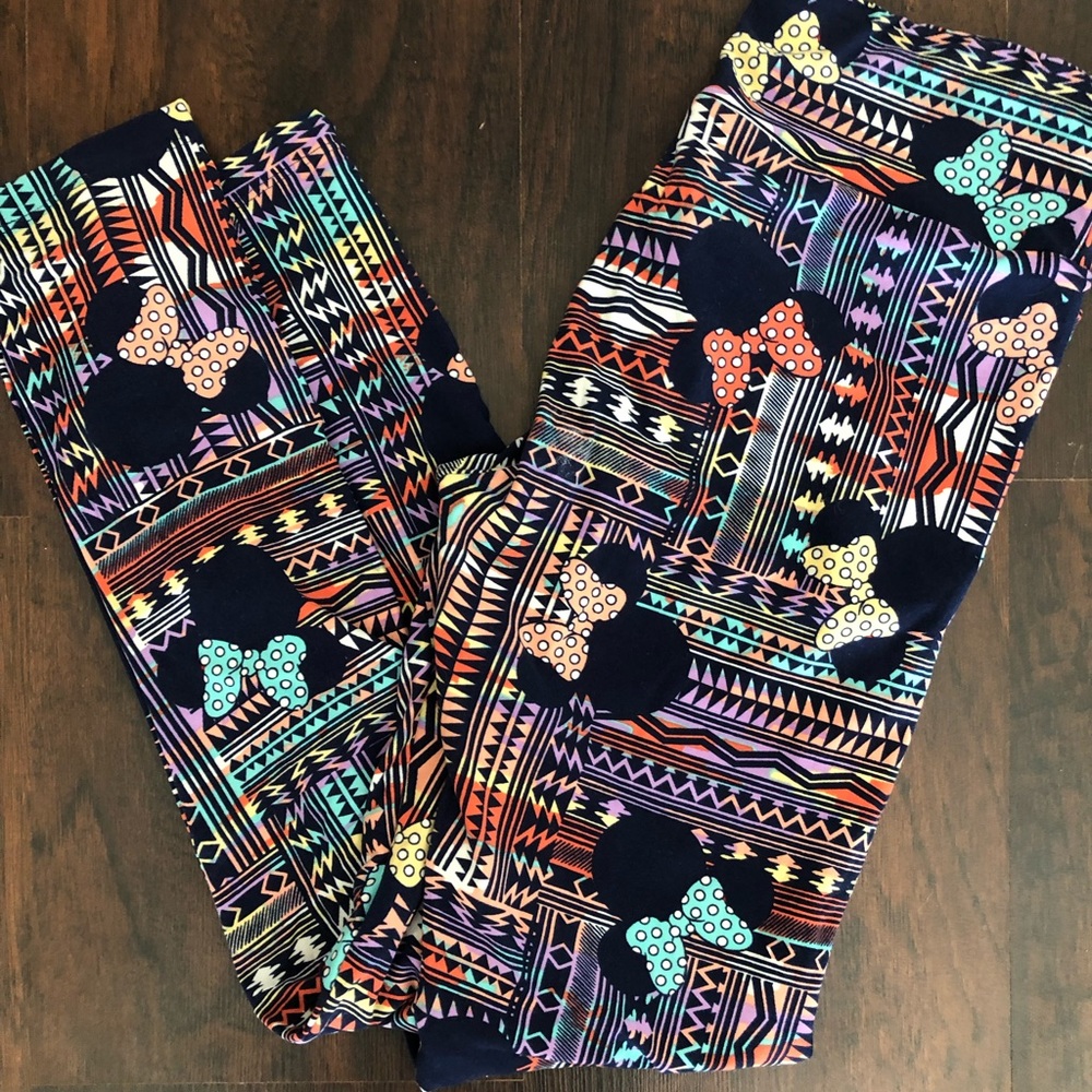 SOLD: LuLaRoe OS Leggings Disney Minnie Bows Aztec